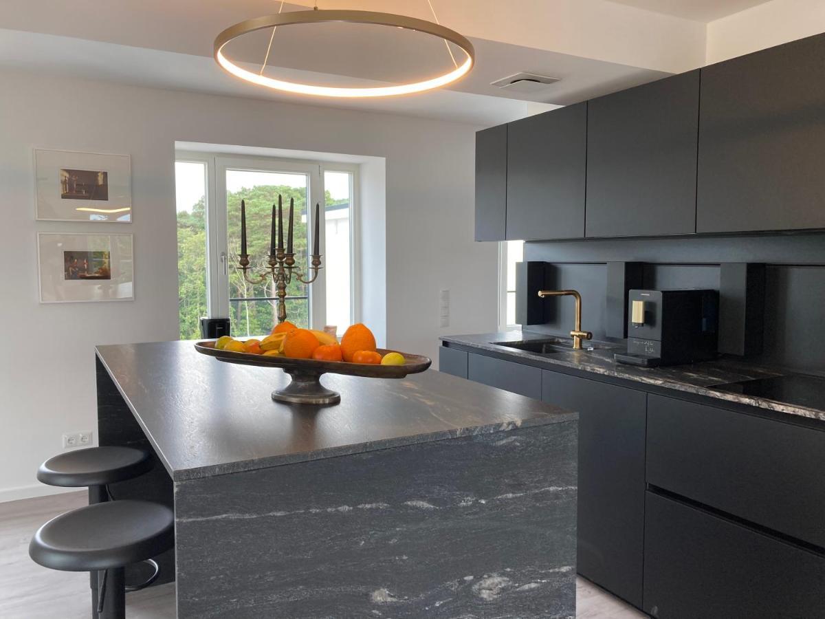 Penthouse Am Südstrand - Kamin, Dachterrasse Mit Meerblick Und Gasgrill, Luxus-design-apartment, 2 Minuten Zum Ostseebad Binz